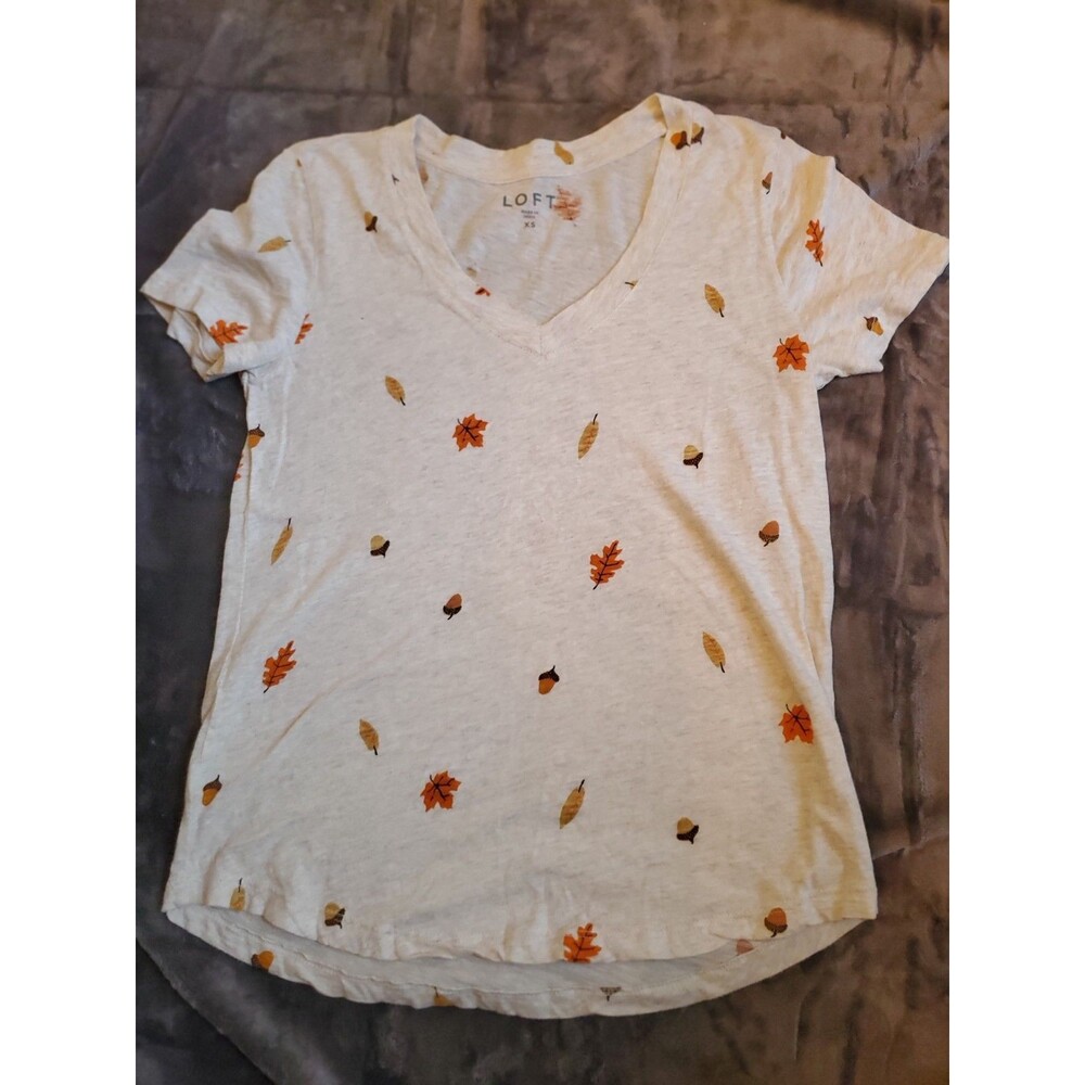 Loft Womens Tshirt Cream Leaves V Neck XS